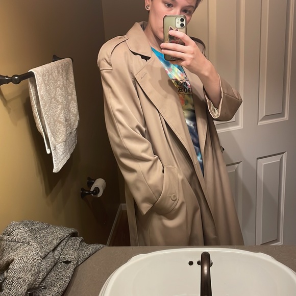 VINTAGE TRENCH COAT - Picture 1 of 5